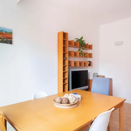 - Art Apartment