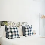 - Art Apartman